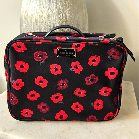 kate spade Handbags - Kate Spade Cosmetic Case